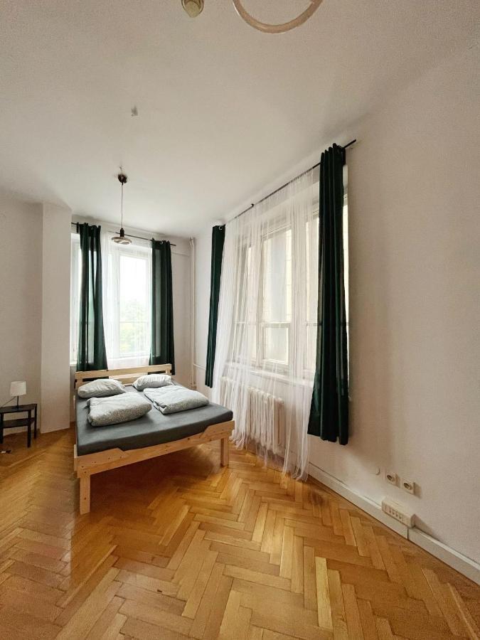 קרקוב Nice View Rooms In Old Town מראה חיצוני תמונה